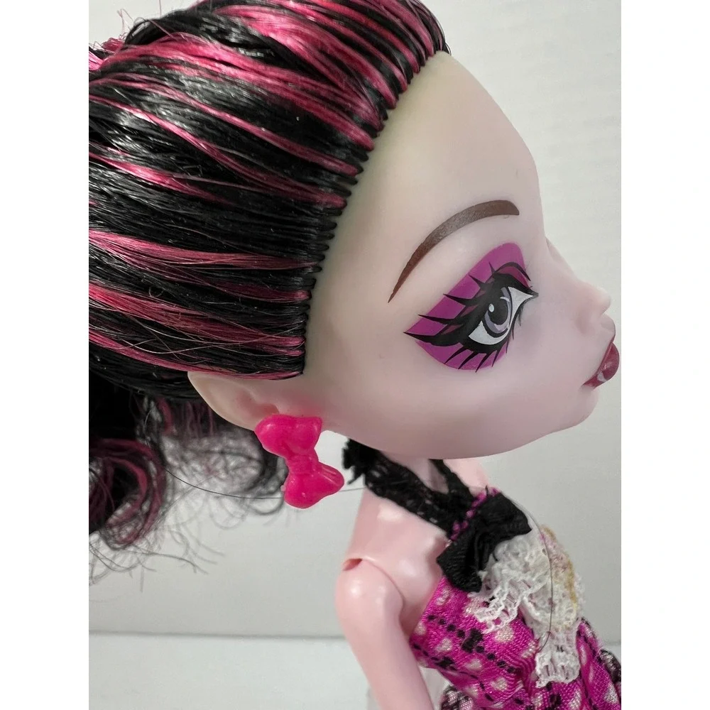 Monster High Draculaura Dot Dead Gorgeous Pink Black Dress Doll Mattel X3712